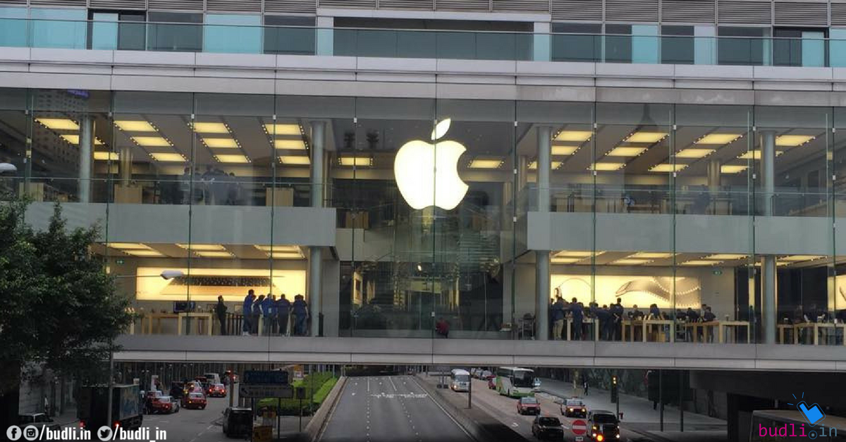 The 2019 iPhone Reportedly Could Boast Three Camera Lenses